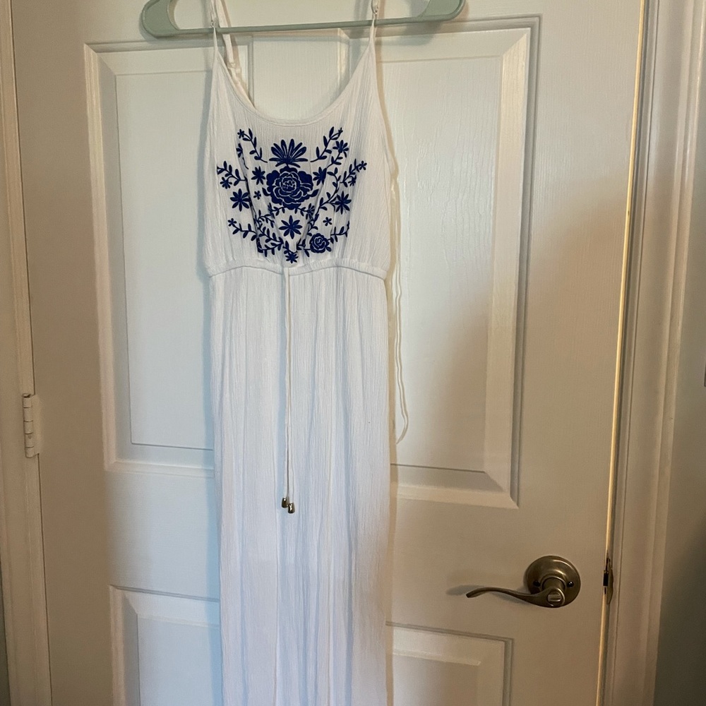 cute maxi dress!